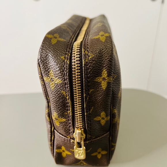 Toiletry 23 make up pouch ✔️Sold - Picture 3 of 16